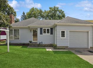 125 Forest Ave, Woodstock, IL 60098