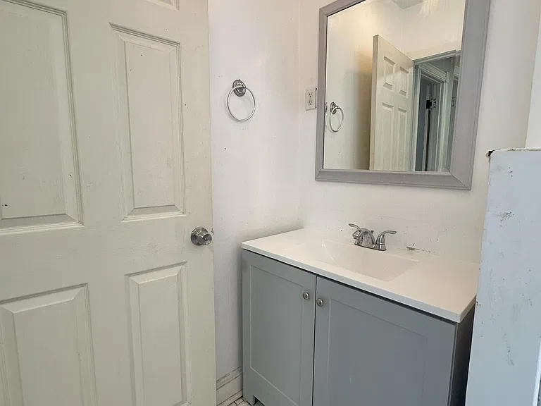 644 Madison Ave — Photo 5