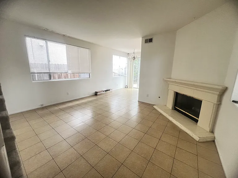 9250 Longridge Way — Photo 10