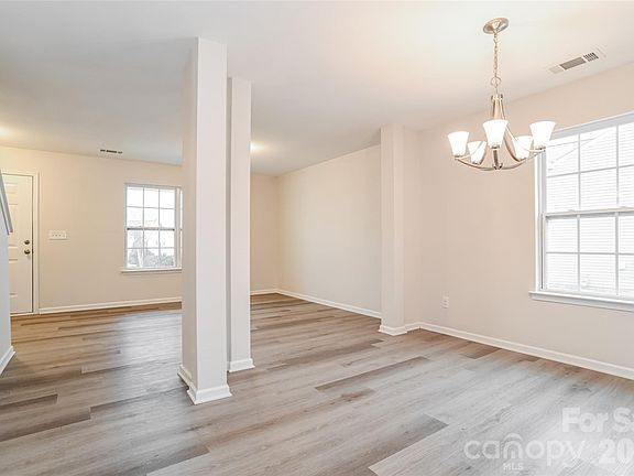 5th image of 3012 Sweet Apple Dr