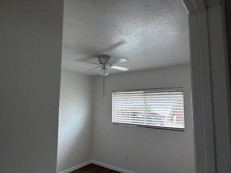 725 Boulevard Ave #G — Photo 11