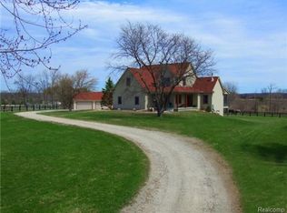 8363 Henderson Rd, Goodrich, MI 48438