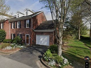 13 Charleston Ct, Johnson City, TN 37604