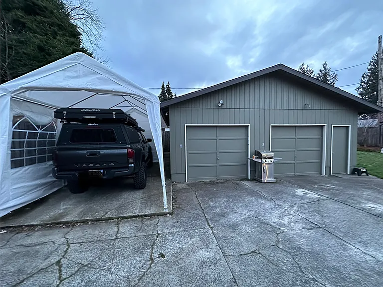 6816 N Rochester St — Photo 28