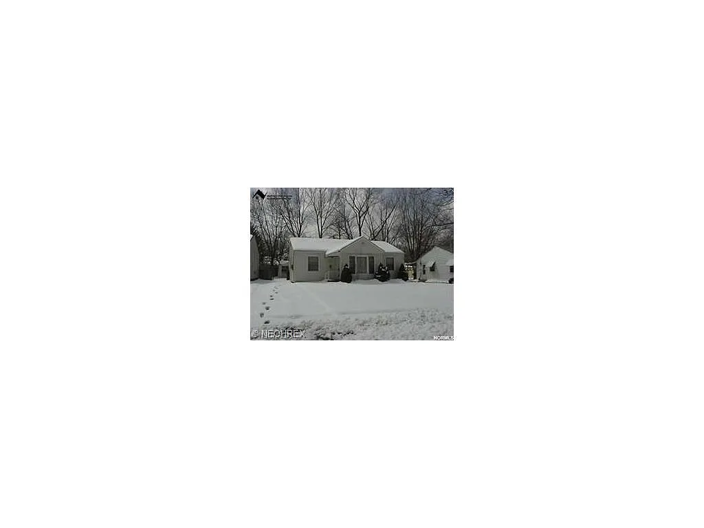 2480 Greenvale Rd photo 1