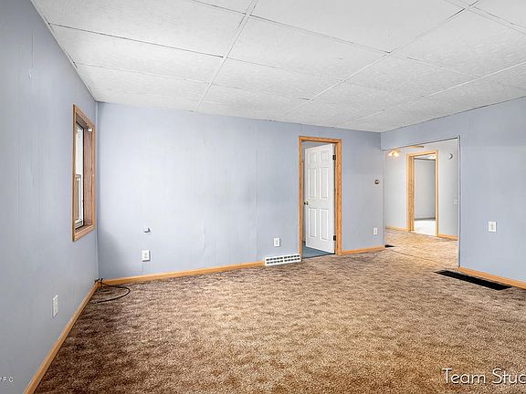 5th image of 375 Ottawa St
