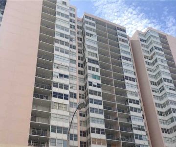 2655 Collins Ave APT 2411, Miami Beach, FL, 33140
