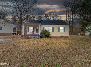 32 E Bayshore Blvd, Jacksonville, NC 28540