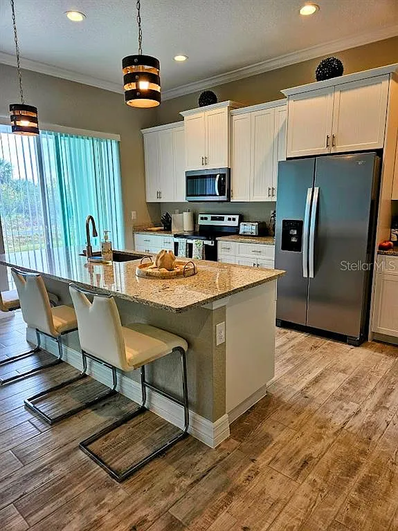 3 bed, 2.0 bath, 1528 sqft, $3,000 — Photo 4