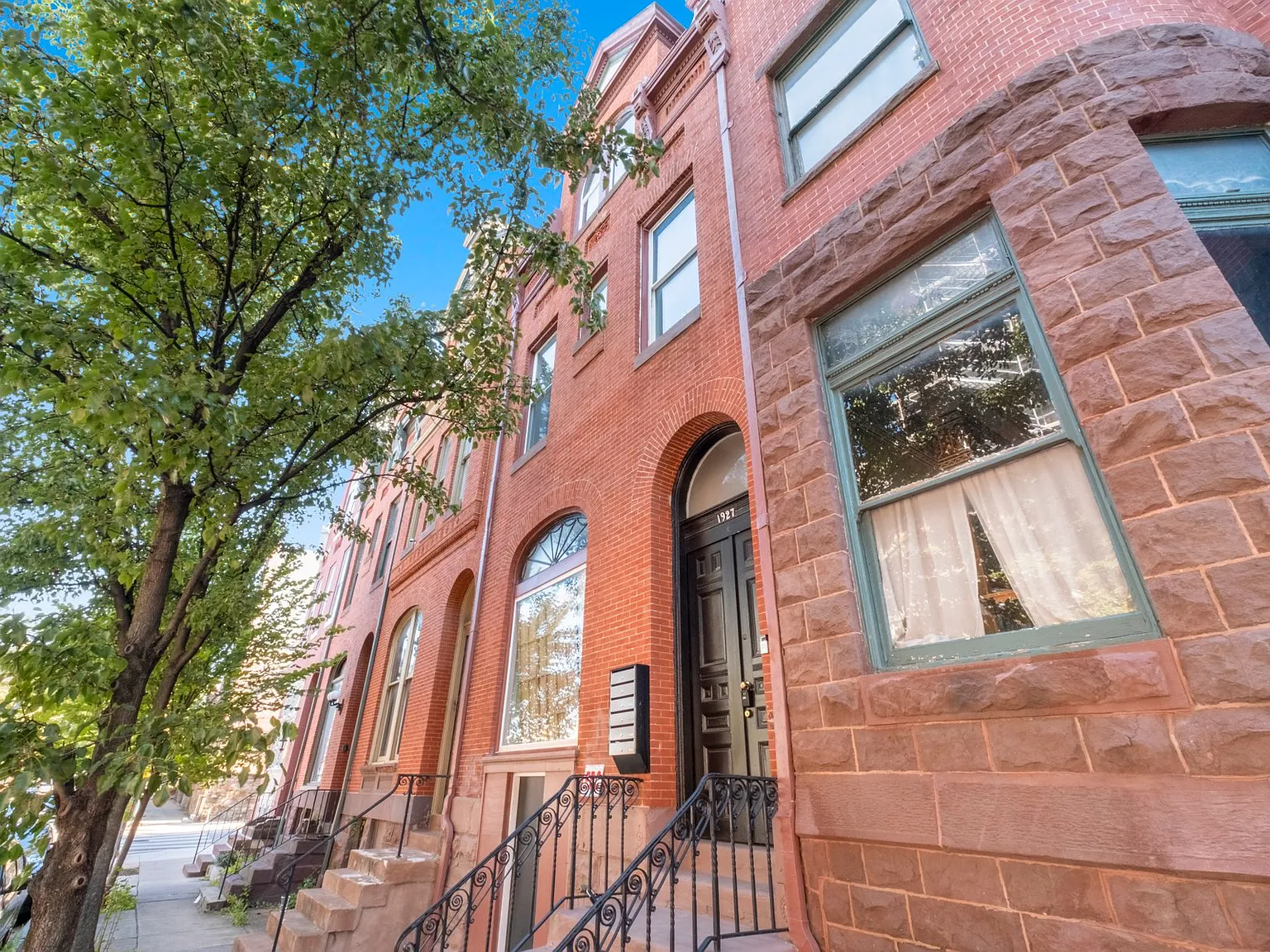 2 bed, 2.5 bath, $2,150 — Photo 3