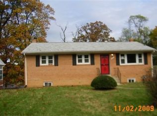 924 White Oak Dr, Oxon Hill, MD 20745