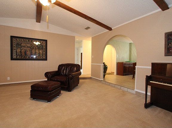 4th image of 9807 Knoxville Ave