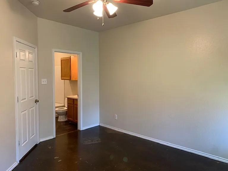 5731 Golf Hts #1 — Photo 15