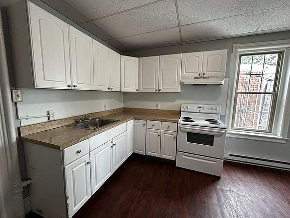 3rd image of 1440 W Linden St APT 2