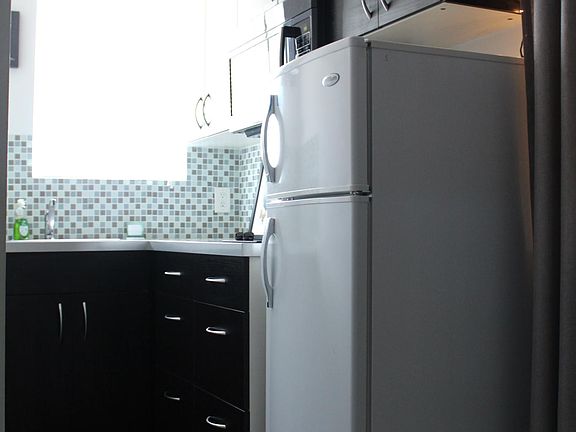 5th image of 820 Meridian Ave APT 109
