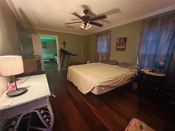 4th image of 4501 Kent Ave