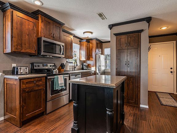 4th image of 19 Gold Finch Dr APT 4