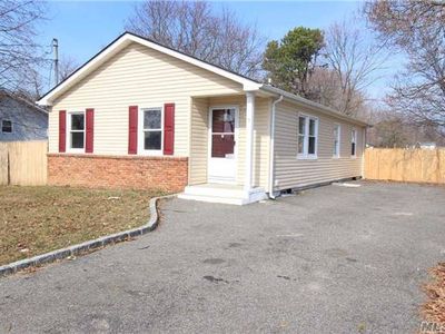 5 Brier St, Central Islip, NY, 11722