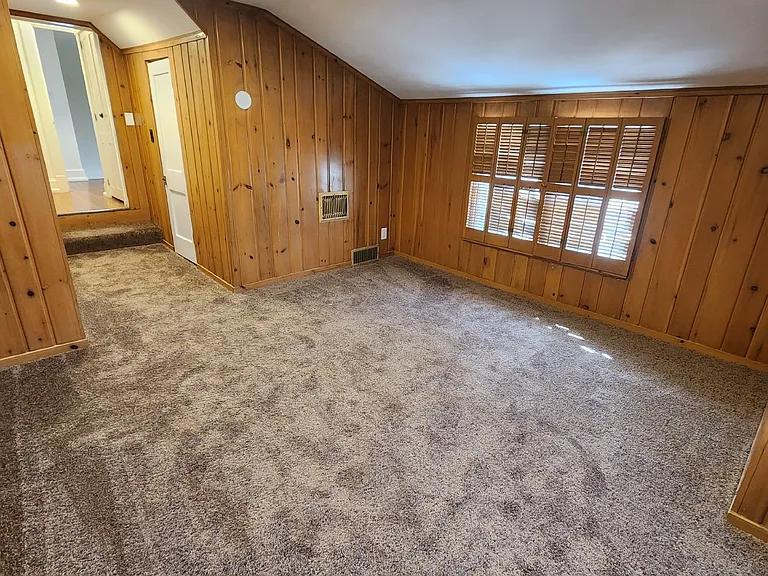 212 Roosevelt Ave — Photo 39