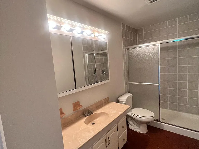 516 Meadow Hall Dr #D516 — Photo 17