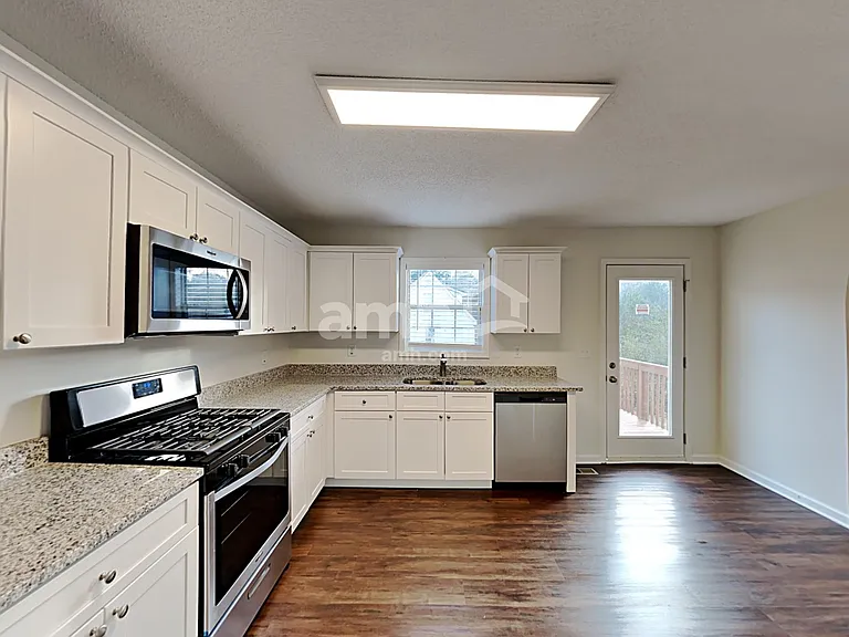 235 Taylors Farm Dr — Photo 4