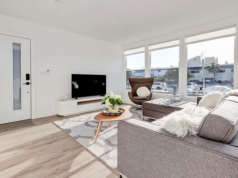 350 Hermosa Ave — Photo 13