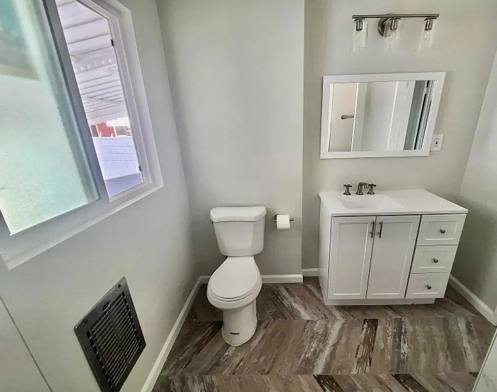 401 Balsam St — Photo 4