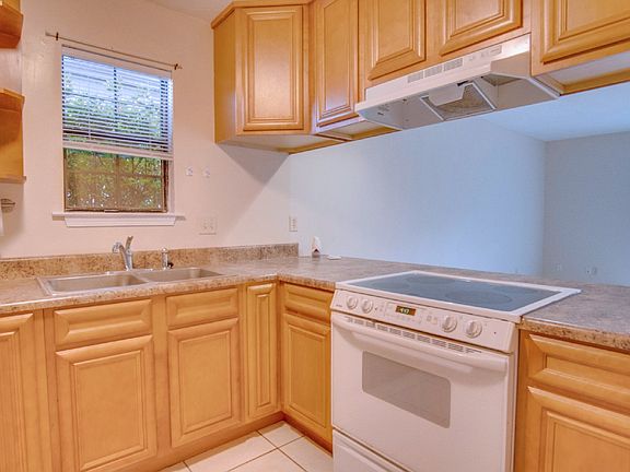 5th image of 8111 Stonebrook Dr