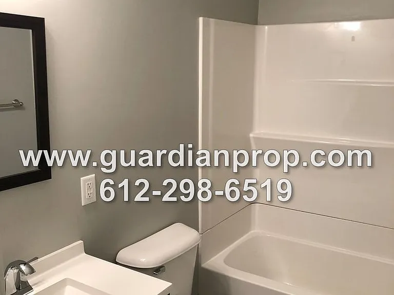 1783 Dayton Avenue — Photo 11