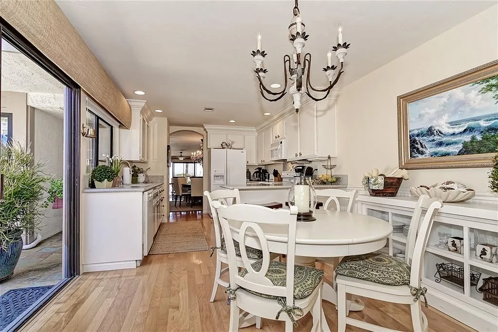 11 Kingston Court — Photo 4