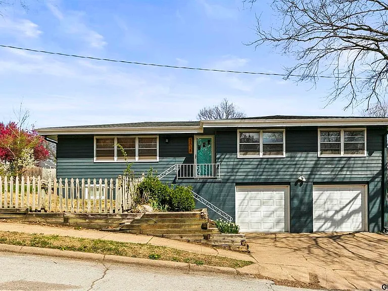5518 Woolworth Ave — Photo 1