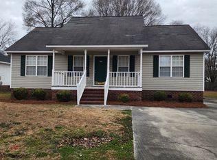 636 Red Tip Cir, Florence, SC 29505