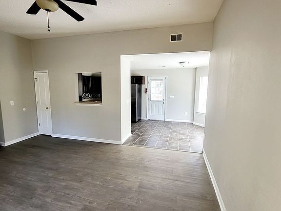 5th image of 511 Caddis Creek Rd