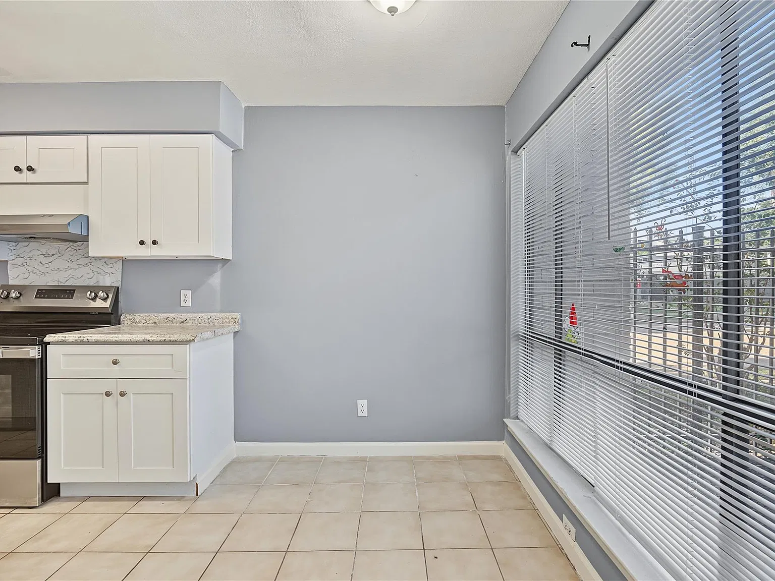 3 bed, 2.5 bath, 1554 sqft, $1,595 — Photo 4