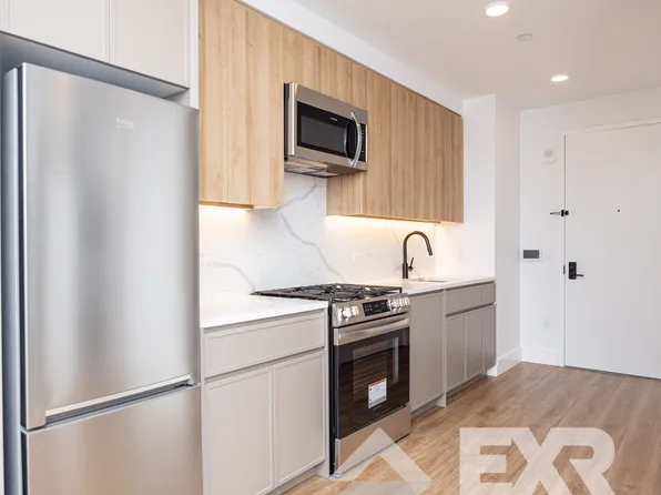 2230 Cropsey Avenue image 6 of 70