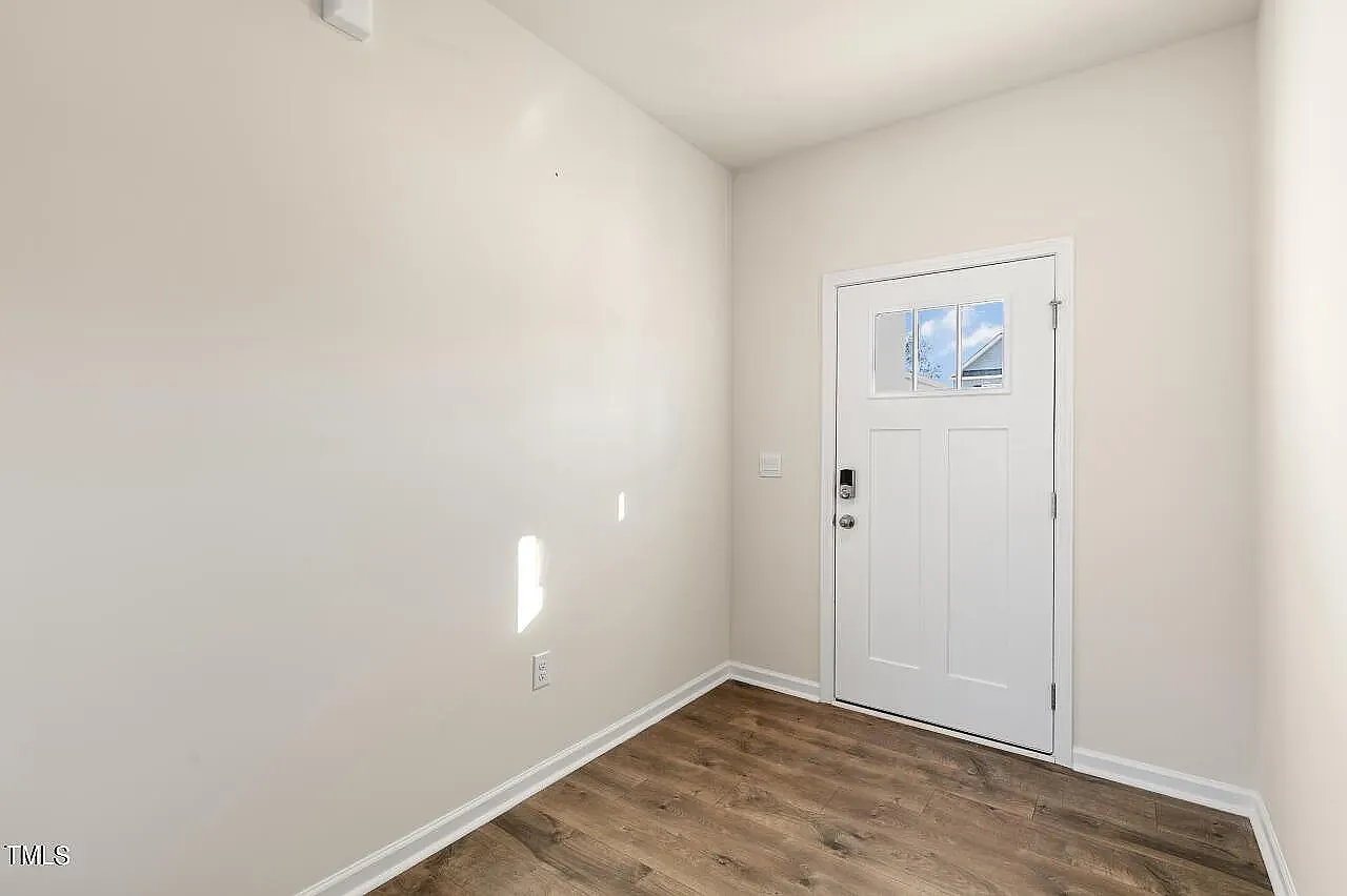 3 bed, 2148 sqft, $2,300 — Photo 3