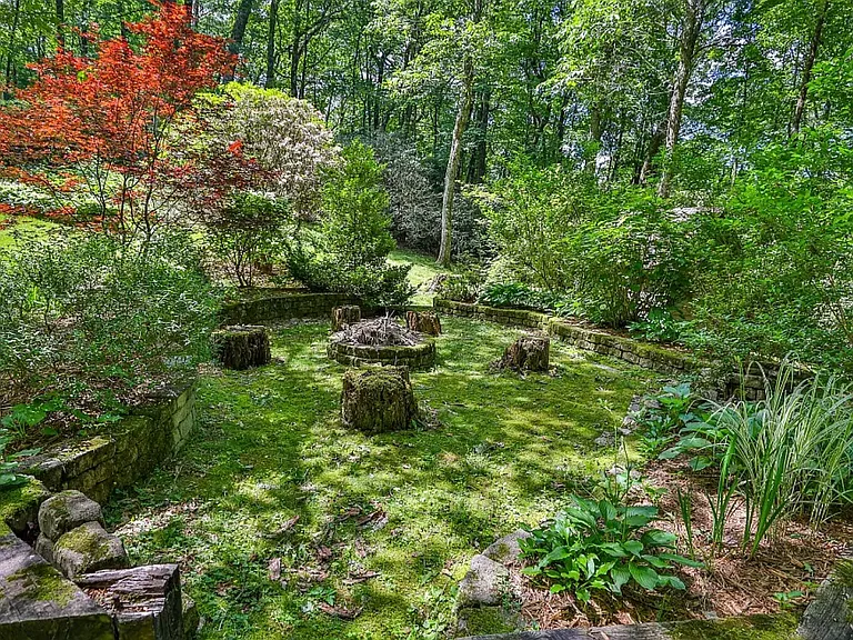 412 Dog Mountain Rd — Photo 32