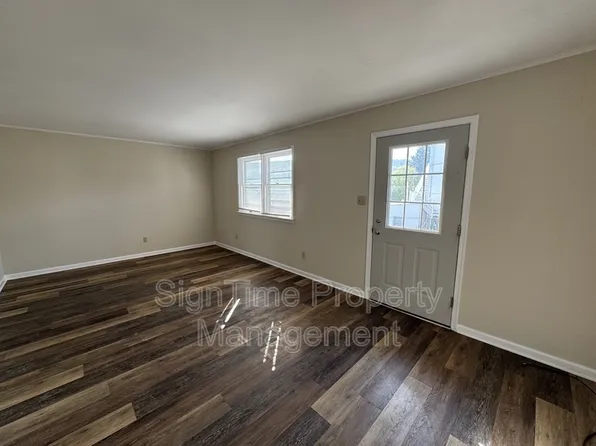 10 N Main St #D, Smithsburg, MD 21783