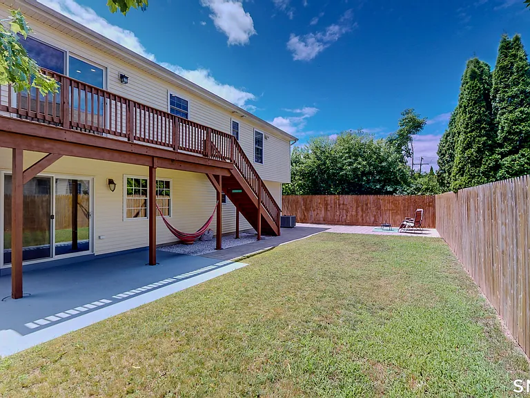16 Jameson St — Photo 6