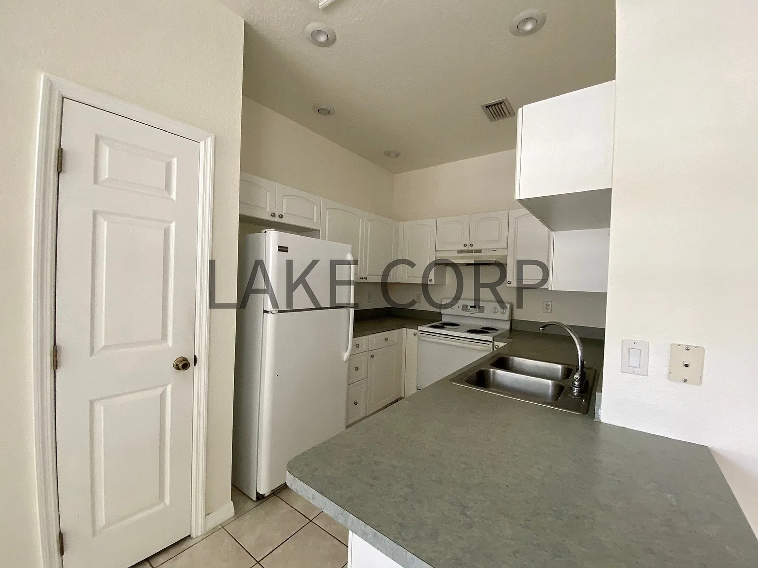 1 Bed/1 Bath Apartment — Photo 3