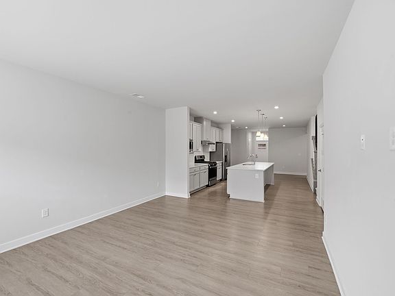 3rd image of 6258 Ashton Park Dr