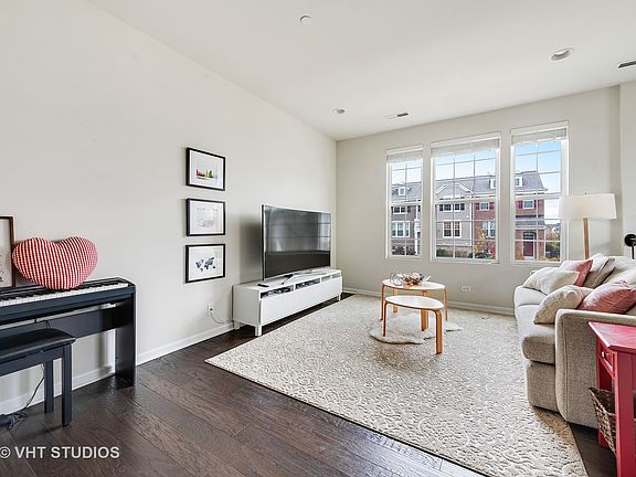 4th image of 3239 Coral Ln
