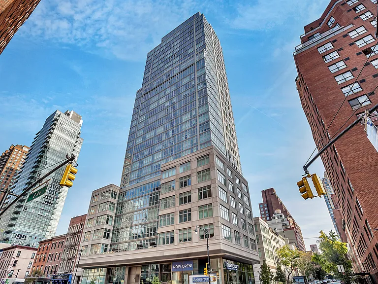 305 E 51st St #10D — Photo 11