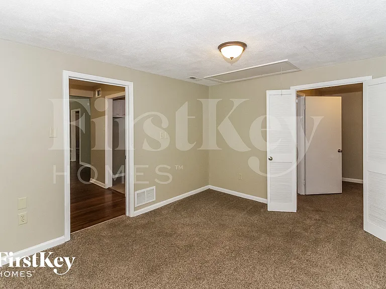 1347 Wilbec Rd — Photo 6