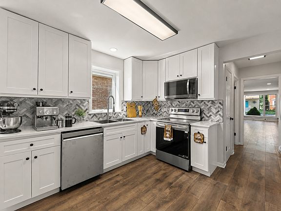 4th image of 9039 S Jeffery Blvd