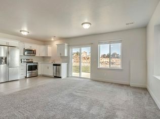 4763 E Silver Ridge Rd #B, Eagle Mountain, UT 84005