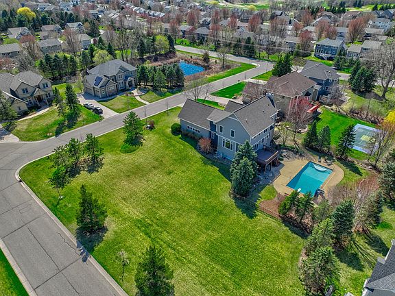 4th image of 2637 Cottage Grove Pl