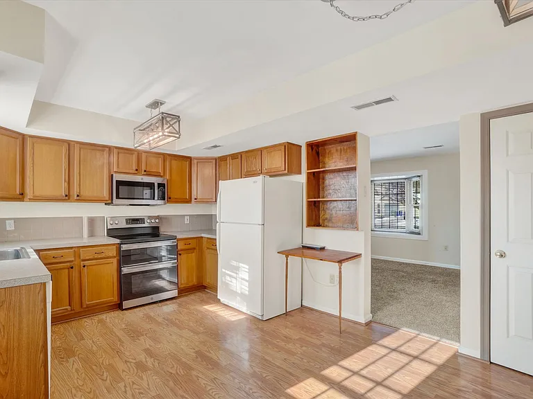 3051 Solar Dr — Photo 4
