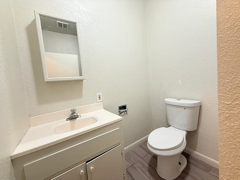 1010 N Roosevelt Ave — Photo 17
