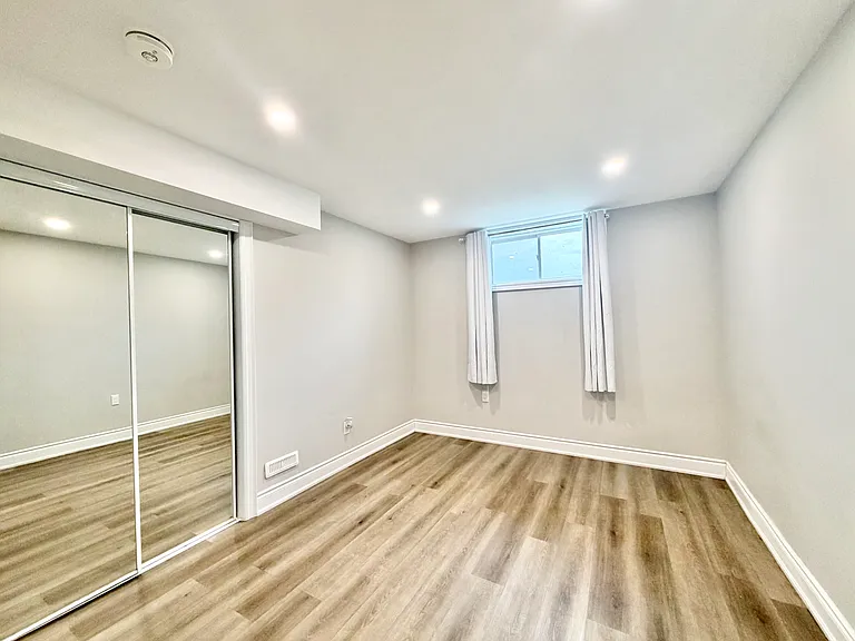 152 Oldham St — Photo 6